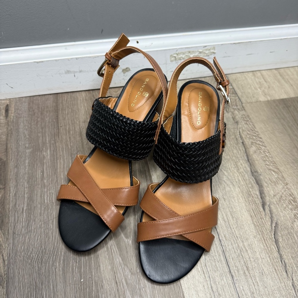 Bandolino Two-Tone Brown and Black Woven Strap Sandals